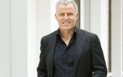Peter R. de Vries zwicht niet voor SBS-deal John de Mol
